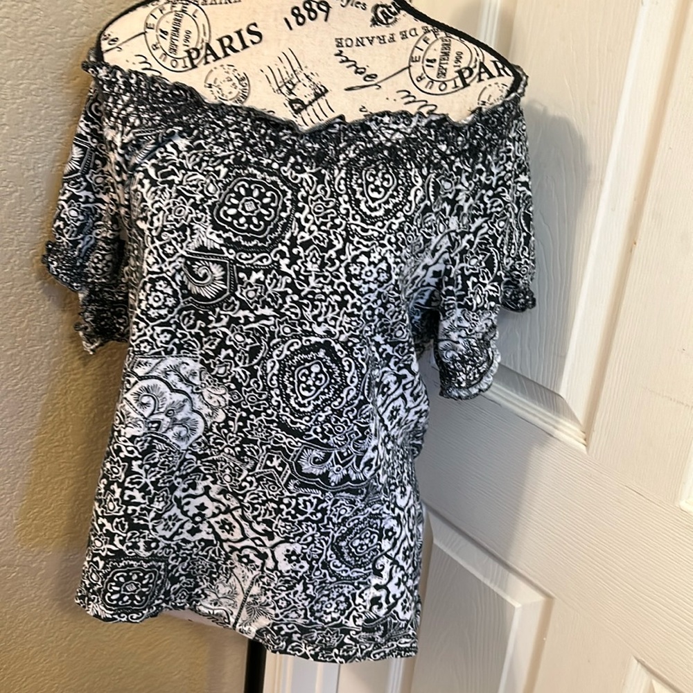Lauren green label off the shoulder paisley tshirt